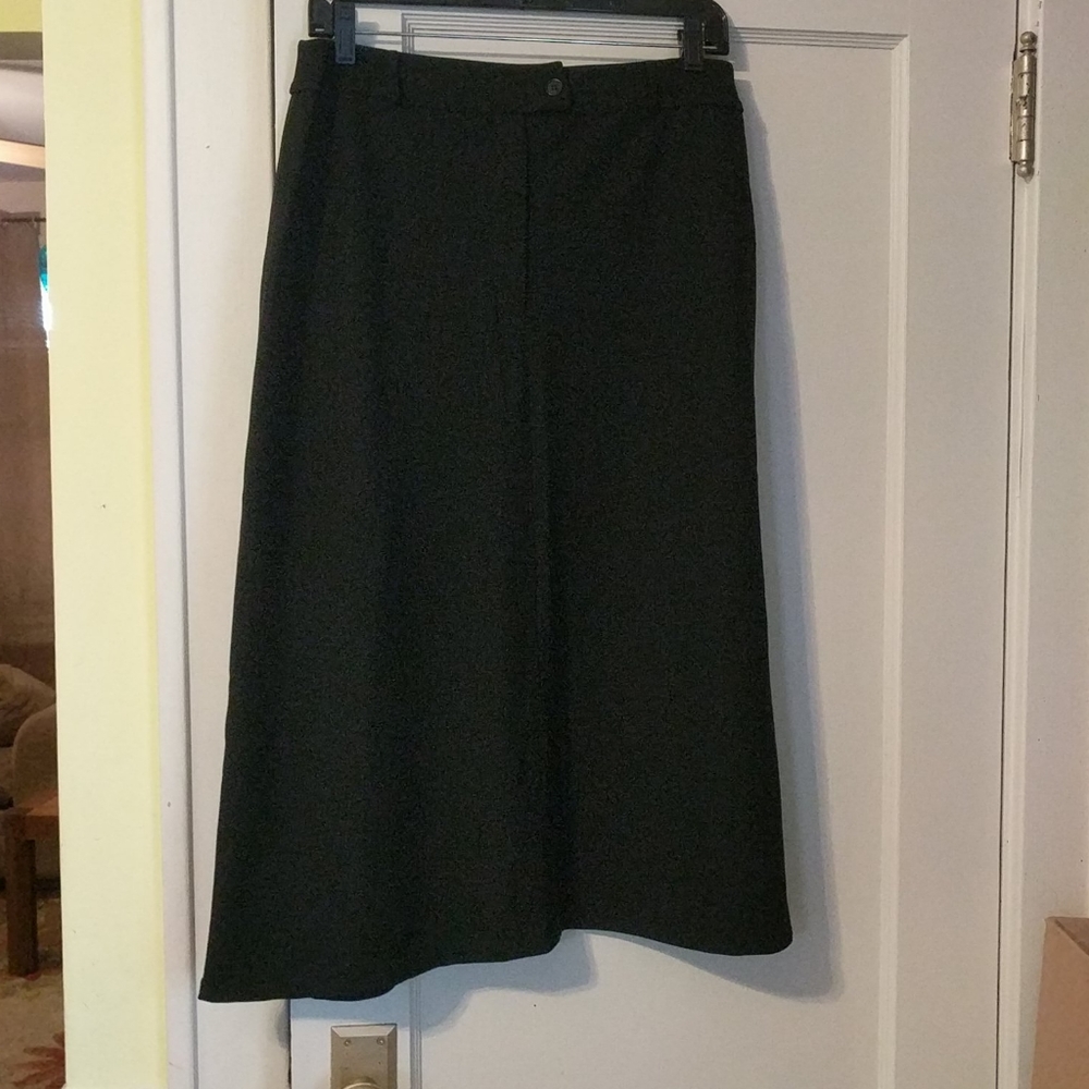 Jones New York size 12 long Black Skirt